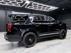 MINT 2021 Yukon Denali Premium 4x4 Motor 6.2 V8 - Product Image 3