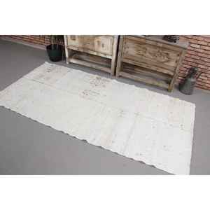 Alfombra Vintage, Alfombra de Lana Kilim Blanca y Azul de 3.5x7.2 pies - Product Image 1