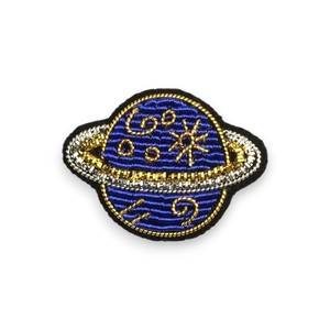 Broche de corazón anatómico bordado a mano y broche de moda con cuentas de alambre de lingotes - Product Image 4