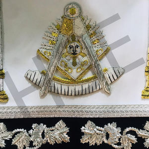 Delantal Masónico de Alta Calidad para Maestro Masón, Bordado a Mano en Negro y Plateado, con Flecos y Diseño de Columnas - Product Image 6