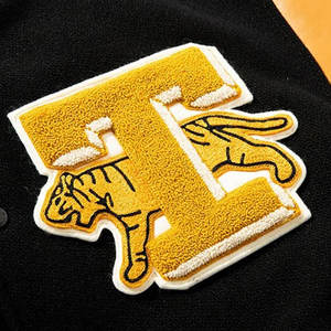 Chaquetas universitarias de béisbol con mangas de cuero para hombre de alta calidad del fabricante OEM 2025, superventas, colección de invierno sin cuello - Product Image 5