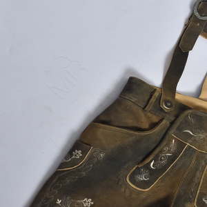 Vêtements bavarois en cuir suédé High Street Lederhosen Short en cuir véritable brodé Lederhosen traditionnel et durable pour hommes - Product Image 4