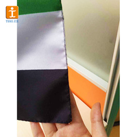 Vente en gros de Shanghai Drapeau de table de différents pays de haute qualité Drapeau de table de réunion décoratif avec poteau et base