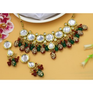 Ensemble de bijoux de qualité supérieure, pierres Kundan, petites perles, travail traditionnel indien, imitation collier et boucles d'oreilles, bijoux de Dubaï - Product Image 1