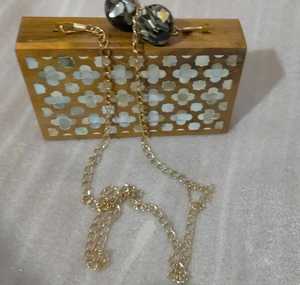 เครื่องประดับงานปาร์ตี้สำหรับผู้หญิงหรูหราทันสมัยทำจากไม้มุกแท้ทำมือปรับแต่งได้ - Product Image 4