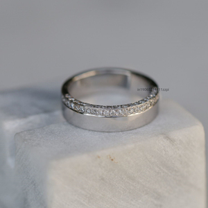 Bague de mariage en diamant Moissanite taille ronde en or rose 14 carats avec design de style antique fait à la main 0.39 carats Half Eternity Band - Product Image 5