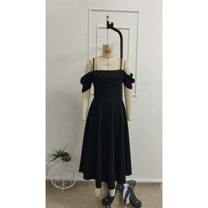 Robe longue évasée en crêpe importé pour femme, à bretelles, épaules dénudées, décolleté cœur, 37501 - Noir - Product Image 5