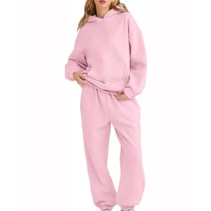 Survêtement pour femmes en vrac vente en gros logo graphique sweat-shirt et pantalon de jogging deux pièces tenue décontractée tendance parfaite pour les femmes - Product Image 1