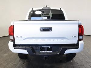 H & S TACOMA 4WD SR 2022 PICKUP COCHE USADO - Product Image 2