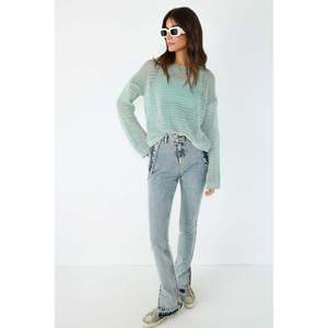 Pull en tricot doux avec détails texturés - Product Image 3