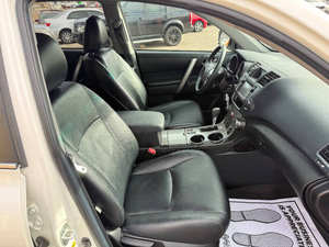 Auto Usado Económico, Toyota Highlander SE 2013, Volante a la Izquierda - Product Image 2