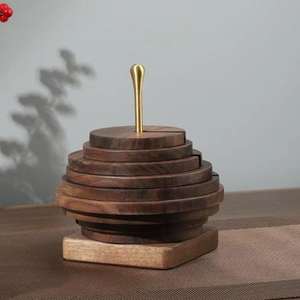 Juego de posavasos de madera rústica maciza diseñado para una resistencia al calor confiable, adecuado para entornos de comedor diarios. - Product Image 4