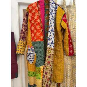 Chaqueta Reversible Acolchada Kantha Vintage para Mujer, Blazer Rosa con Bordado de Patchwork, Relleno de Algodón para Otoño, Chaqueta Corta Personalizada - Product Image 5