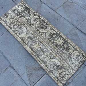 1.5x4 ft Vintage Rug, Rug, <b>Brown</b> Bordered Rug <b>Wool</b> - Product Image 4