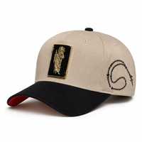 Gorra Trucker Snapback de Cinco Paneles con Parche de Santo Dorado Personalizado y Rosario de Cuentas, Color Bronceado y Negro, Estilo Religioso Urbano, Unisex, para Exteriores