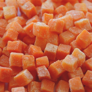 Carottes pelées surgelées LQF, entières, coupées en tranches, emballées sous vide, pour la transformation alimentaire - Product Image 1