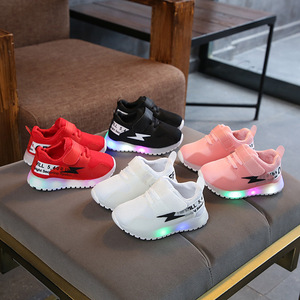 Nueva moda, precio muy barato, <span class=keywords><strong>zapatos</strong></span> deportivos con luz LED para niños, <span class=keywords><strong>zapatos</strong></span> LED informales para niños y niñas para exteriores - Product Image 2