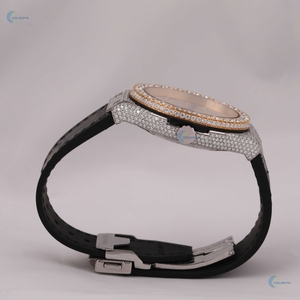 Reloj de dos tonos con cara completamente helada Moissanite Diamond Reloj de pulsera Correa de cuero de lujo Reloj estilo Hip Hop - Product Image 4