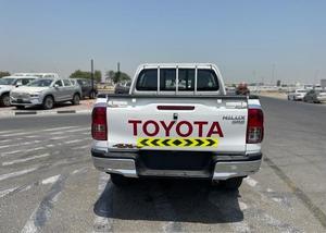 Toyota Hilux SR5 2019 / Disponible à la vente avec faible kilométrage, moteur essence, véhicule bien entretenu et sans accident. - Product Image 4