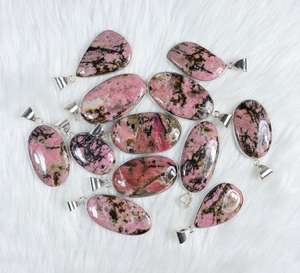 Collar con colgante de piedras preciosas de Rodonita chapada en plata al por mayor, diseño de bisel de forma mixta para cumpleaños y fiestas - Product Image 3