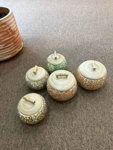 Tarro de bambú hecho a mano con exquisitas incrustaciones de nácar y cáscara de huevo: almacenamiento elegante y ecológico para el hogar y los regalos - Product Image 6