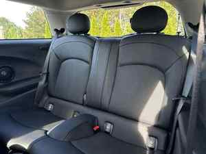 รถยนต์มือสองปี 2024 รุ่น 2 ประตู SE แบบแฮทช์แบ็ก เบาะหนังสีเข้ม เกียร์ธรรมดา พวงมาลัยซ้าย กล้องมองหลัง เครื่องยนต์ 4 ลิตร พร้อมขับ - Product Image 4