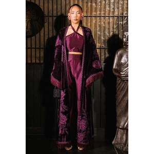 Robe élégante en velours d'hiver avec broderie à la main, manches longues, style Empress - Product Image 5