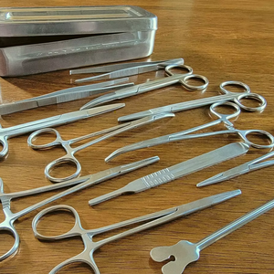 ชุดเครื่องมือผ่าตัดขั้นพื้นฐานสำหรับการผ่าตัดเล็ก 13 ชิ้น ทำจากสแตนเลสแบบใช้มือ ได้รับการรับรองมาตรฐาน CE และ ISO13485 - Product Image 3