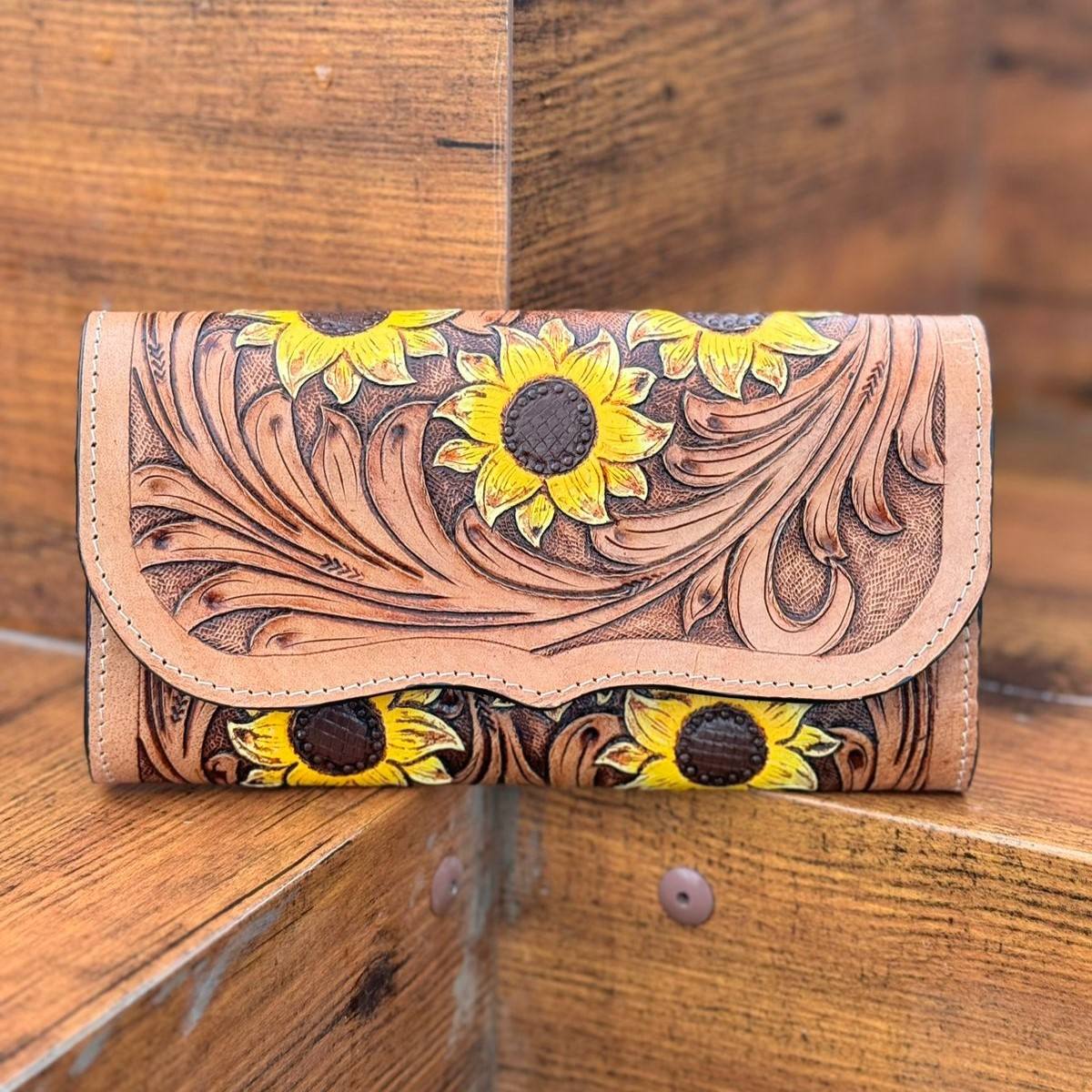 สีน้ำตาล