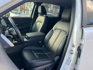 CX-90 3.3 Turbo Select 4dr SUV AWD usado en buen estado - Product Image 3
