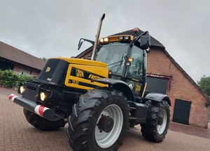 Tracteur agricole d'occasion JCBB Fastrac 2135 4x4 avec moteur FPT 230 CV, haute productivité, composants essentiels : pompe et boîte de vitesses à entraînement par engrenages - Product Image 2