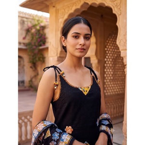 Conjunto de Kurta y Palazzo de Algodón Negro con Bordado para Mujer, Marca Rama's Gorgeous, con Dupatta y Mangas Cortas, Diseño Tradicional, Secado Rápido, para Verano - Product Image 3