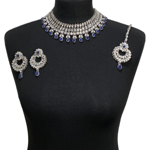 Vente en gros de parures de bijoux tendance pour femmes en cuivre plaqué or et acier inoxydable avec zircon, 3 pièces, pour mariages et fêtes - Product Image 1