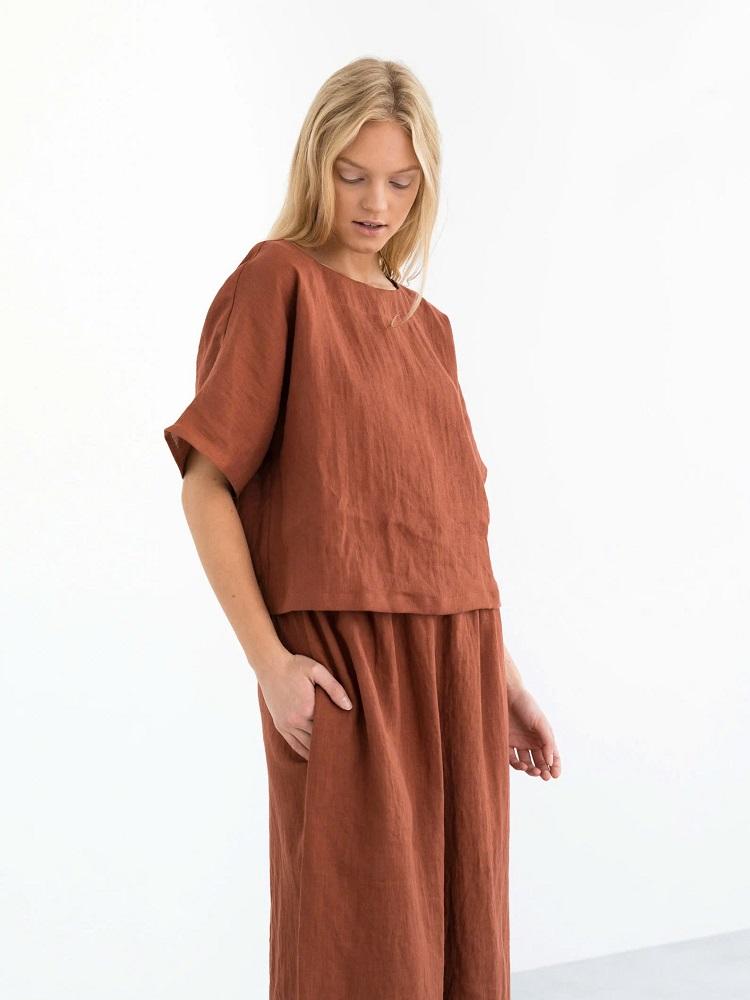 สีน้ำตาล