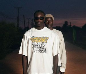 Peso pesado 240 gramos de gran tamaño Vintage estampado gráfico de talla grande Streetwear camisetas estilo Hip Hop comprimido hecho algodón pesado - Product Image 1