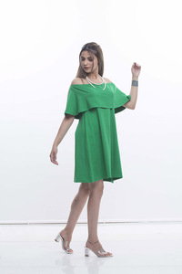 Robe de maternité décontractée verte à épaules dénudées Vêtements de plage en coton tissé écologique Midi numérique pour les séances de photos de grossesse - Product Image 4
