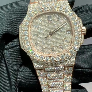 Montre en diamant Moissanite glacée personnalisée hip hop de haute qualité pour hommes cadeau de montre en diamant VVS - Product Image 4