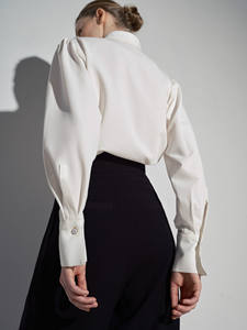 เสื้อเชิ้ตผู้หญิงทรงหลวมดีไซน์หน้าเรียบสไตล์มินิมอลเสื้อผ้าผู้หญิงขนาดควีนไซส์ - Product Image 5