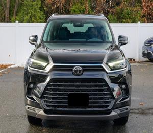 Toyota Grand Highlander Limited AWD 2024 d'occasion, incroyablement parfait, faible kilométrage, en stock, proposé à un prix fantastique - Product Image 1