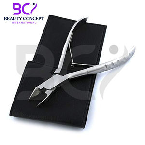 Kit de 6 Piezas de Herramientas de Podología de Acero Inoxidable: Cortaúñas, Levantador de Uñas, Alicates para Uñas Encarnadas, Tijeras de Mandíbula Ancha - Product Image 2