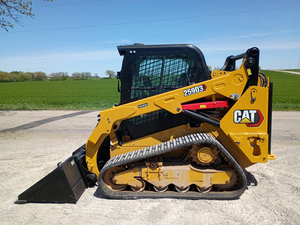 Chargeuse compacte d'occasion Cat 259D3 en excellent état, peu utilisée ces dernières années, avec peu d'heures de fonctionnement, à vendre à prix avantageux - Product Image 5