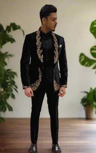 2025 @ Dazzling Costumes de smokings personnalisés de concepteur noir pour hommes avec de belles perles de verre en cristal embellies, Resham, Dabka Work - Product Image 2