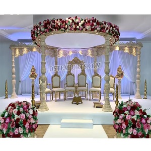 Magnifique décoration de mariage indienne avec un Mandap en bois, grand Mandap de mariage Maharaja en bois, Mandap Raj Mahal pour mariage Gujarati - Product Image 1