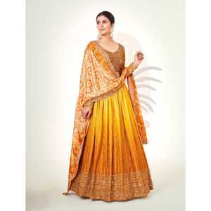 LANCEMENT DU NOUVEAU TISSU DE CRÉATEUR EN MOUSSETTE LOURDE SOIE LEHENGA CHOLI AVEC DUPATTA ET TRAVAIL BRODÉ - Product Image 1