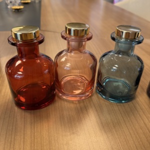 Diffuseur de roseaux en bambou de 100ml avec bâtonnets de fibres Diffuseur en verre Parfum d'intérieur de marque privée - Product Image 2