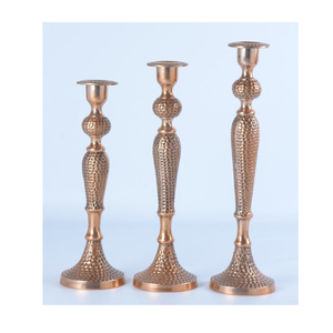 Bougeoirs en métal à finition antique pour une utilisation en intérieur et en extérieur, parfaits pour les mariages, les fêtes et les décorations festives à domicile - Product Image 4