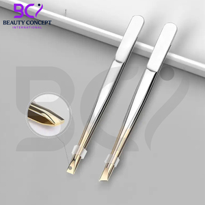 Pinzas de Acero Inoxidable de Alta Calidad con Punta Inclinada, Herramienta de Belleza de Estilo Clásico y Duradero para Cejas Perfectamente Definidas y Vello Facial - Product Image 6