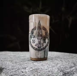 Hecho a mano Real Touch Modern Natural Shape Horn Glass con logotipo personalizado por Crescent Crafts - Product Image 1