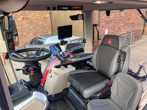 รถแทรคเตอร์8S.245แมสซีย์เฟอร์กูสันเครื่องจักรกลการเกษตรสหรัฐอเมริกา - Product Image 2