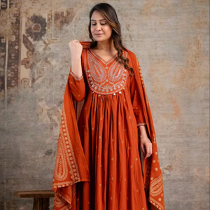 กางเกง kurti และ dupatta แบบปักลาย Mul Mul มีให้เลือกในอัตราขายส่งคอลเลกชันขายส่งระดับพรีเมียม - Product Image 1